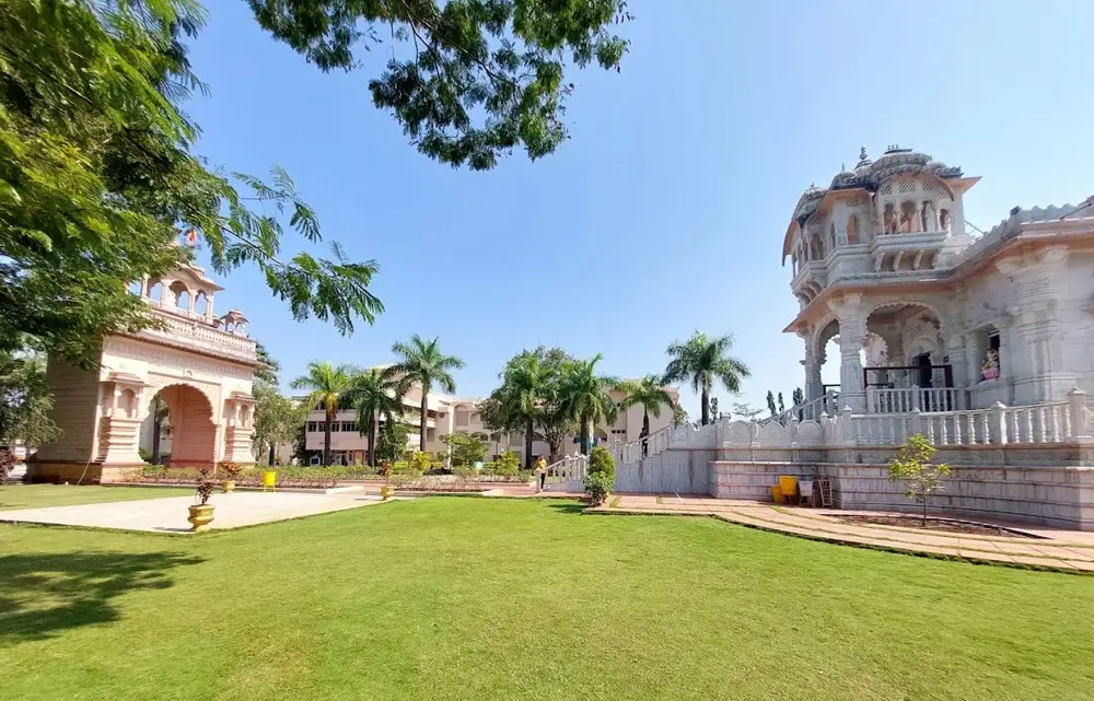 Top Amenities for Tourists